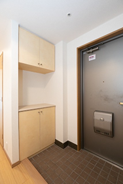 ※写真は同タイプ住戸です。(玄関)