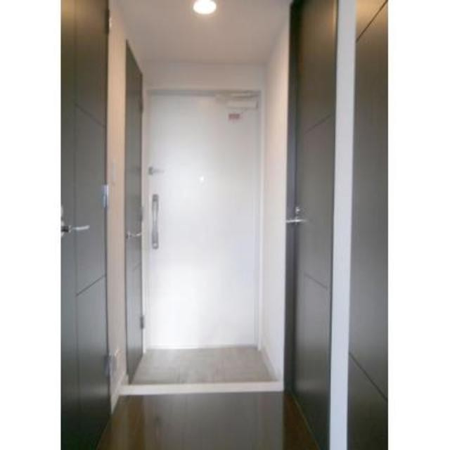 ※写真は同タイプ住戸です。(玄関)