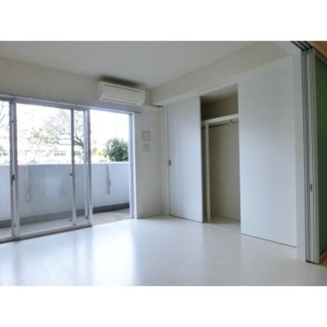 ※写真は同タイプ住戸です。(居間)