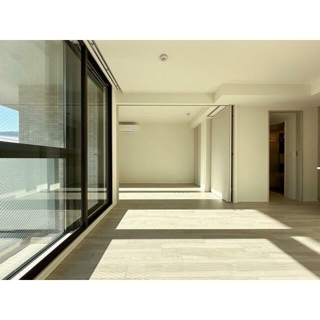 リビングダイニングとベッドルーム