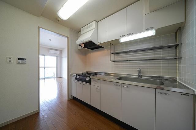 ※写真は同タイプ住戸です。(キッチン)