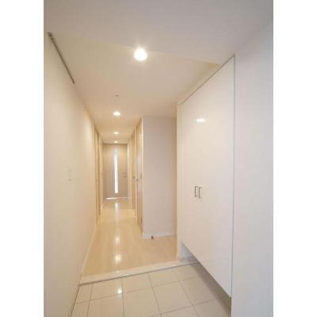 ※写真は同タイプ住戸です。(玄関)