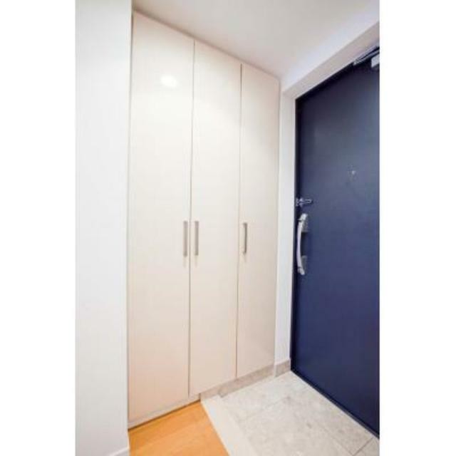 ※写真は同タイプ住戸です。(玄関)