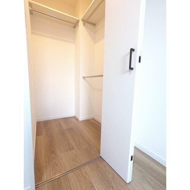 ウォークインクローゼット(内装)