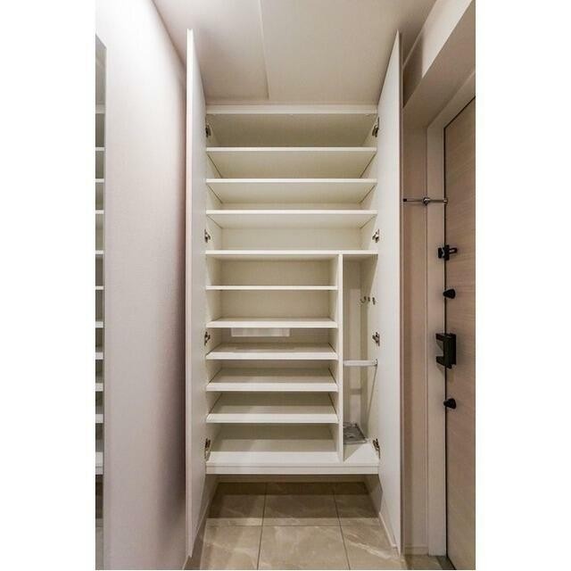 シューズボックス