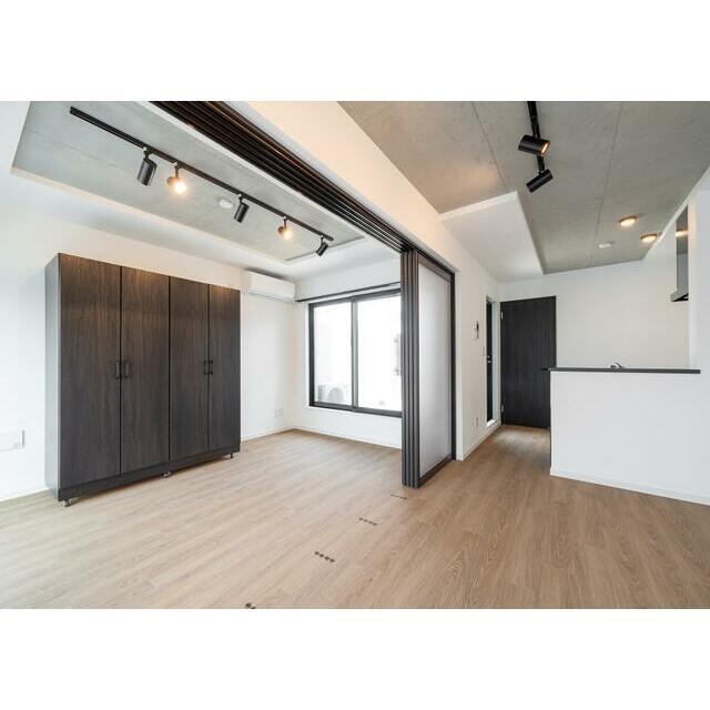 1LDKのゆとりある間取りとなっています。(居間)