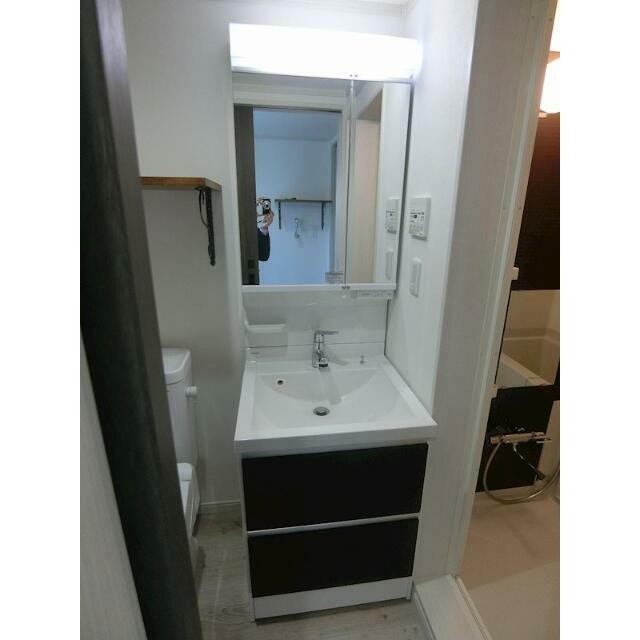 洗面台はシャワーノズルが伸縮！朝の身支度が快適です♪(内装)