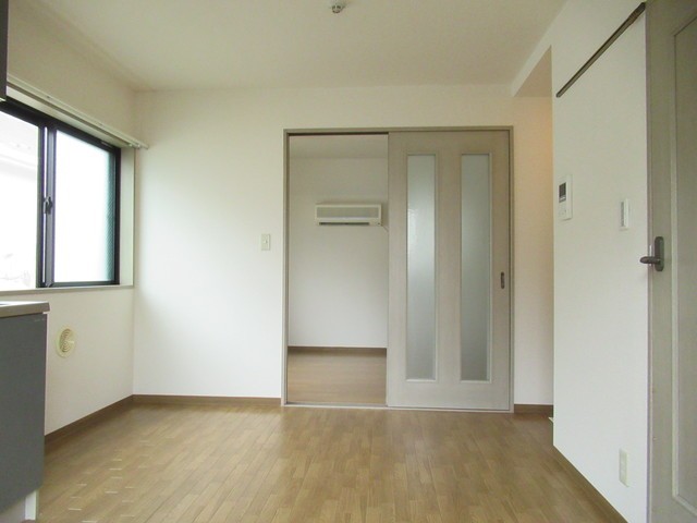 (居間)