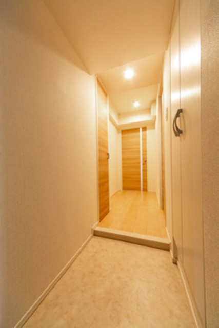 ※写真は同タイプ住戸です。(玄関)