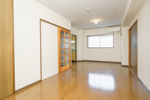 ※写真は同タイプ住戸です。(居間)