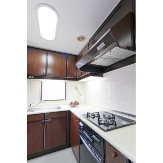 ※写真は同タイプ住戸です。(キッチン)