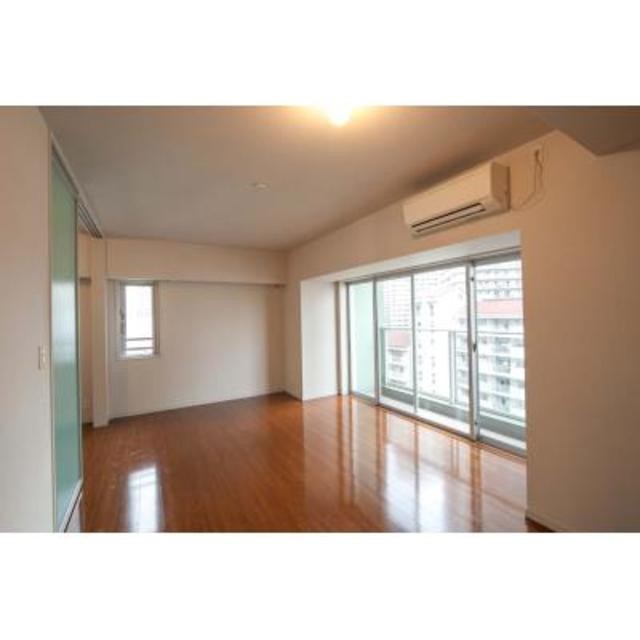 ※写真は同タイプ住戸です。(居間)