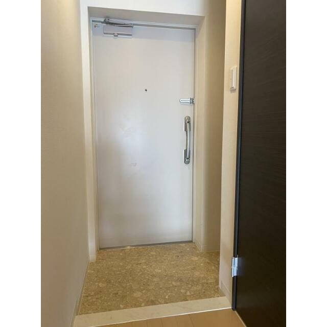 ※同仕様写真含む(玄関)