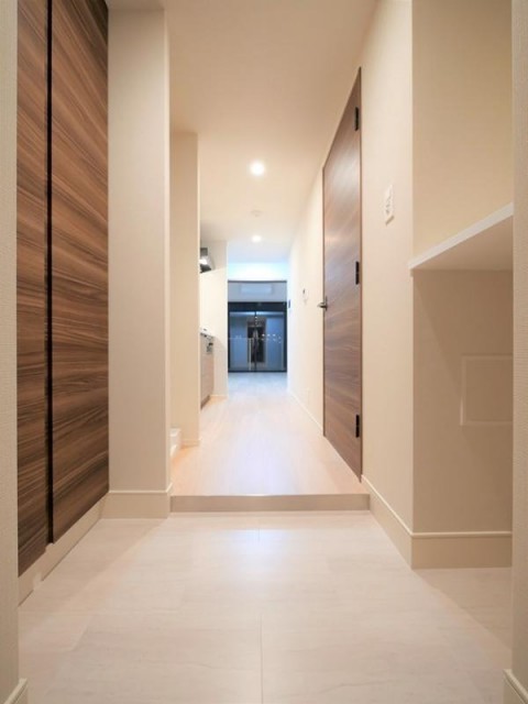 ※同仕様写真含む(玄関)