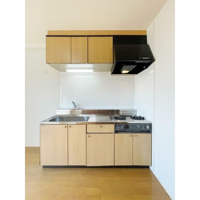 同タイプ別号室のもののため実際のお部屋と仕様・内装等が一部異なる場合がございます。(キッチン)