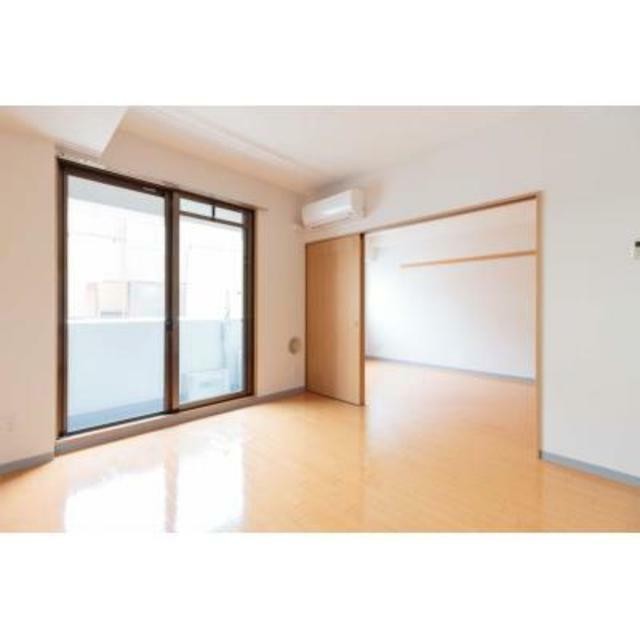 ※写真は同タイプ住戸です。(居間)