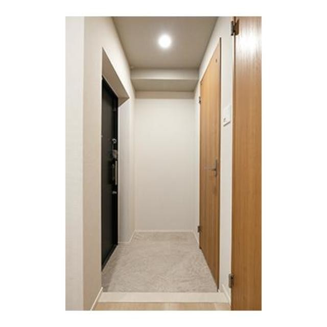 ※写真は同タイプ住戸です。(玄関)