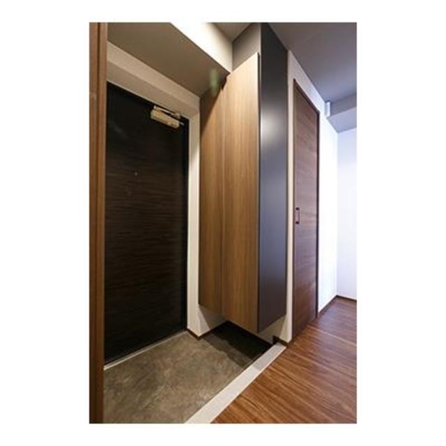 ※写真は同タイプ住戸です。(玄関)