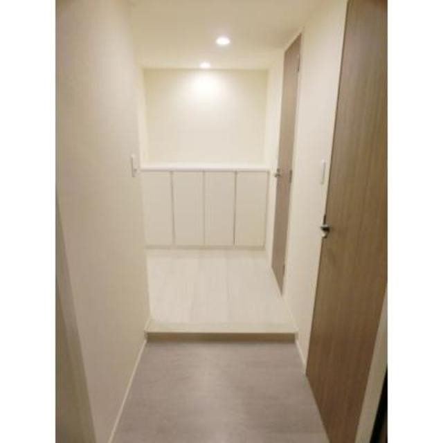 ※写真は同タイプ住戸です。(玄関)