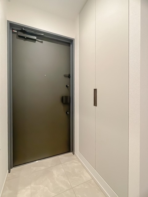 ※写真は同タイプ住戸です。(玄関)