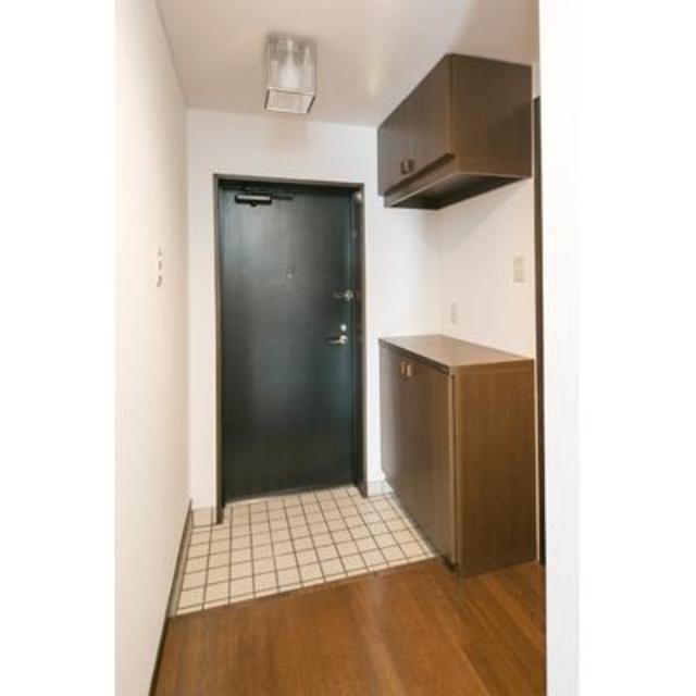※写真は同タイプ住戸です。(玄関)