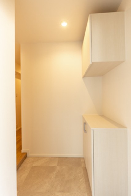 ※写真は同タイプ住戸です。(玄関)