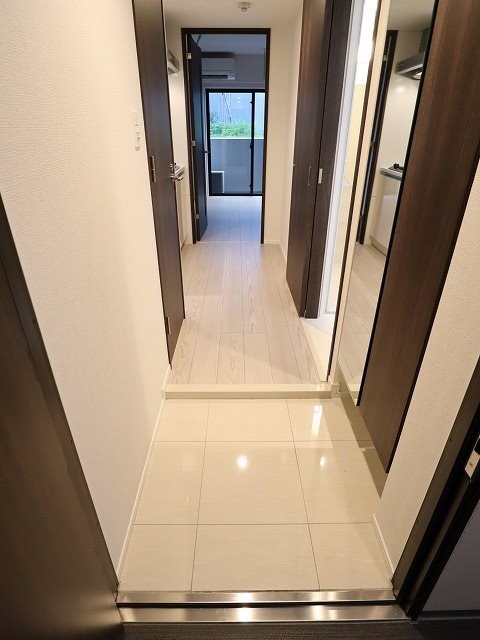 ※同仕様写真含む(玄関)