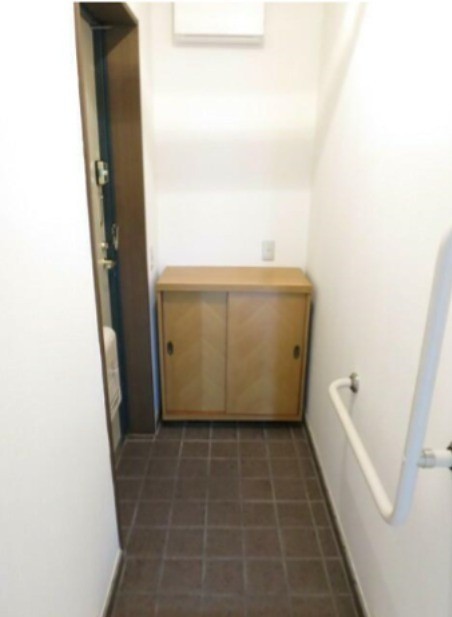 ※同仕様写真含む(玄関)