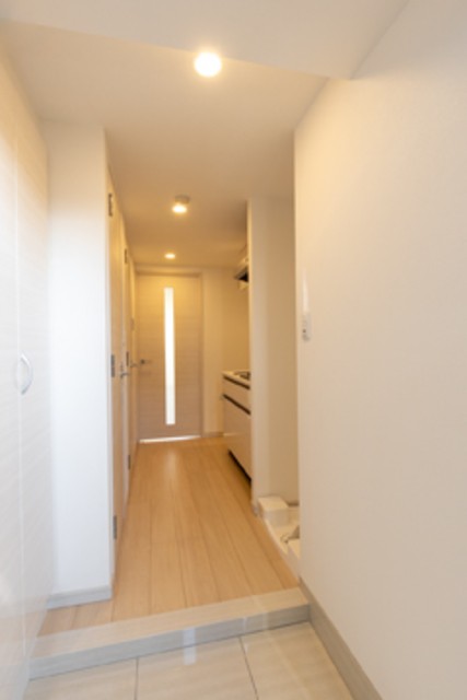 ※写真は同タイプ住戸です。(玄関)