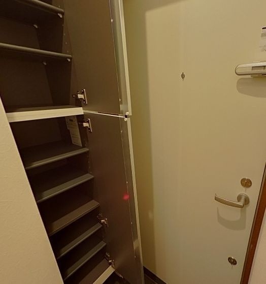 ※同仕様写真含む(玄関)