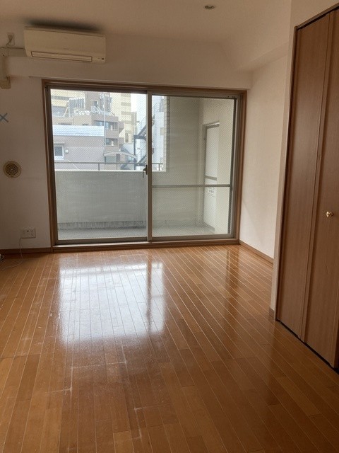(居間)