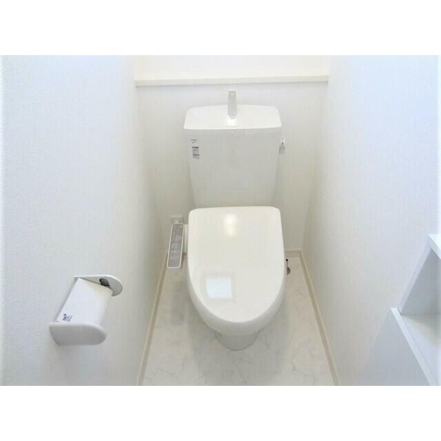 温水洗浄便座（1803）(内装)