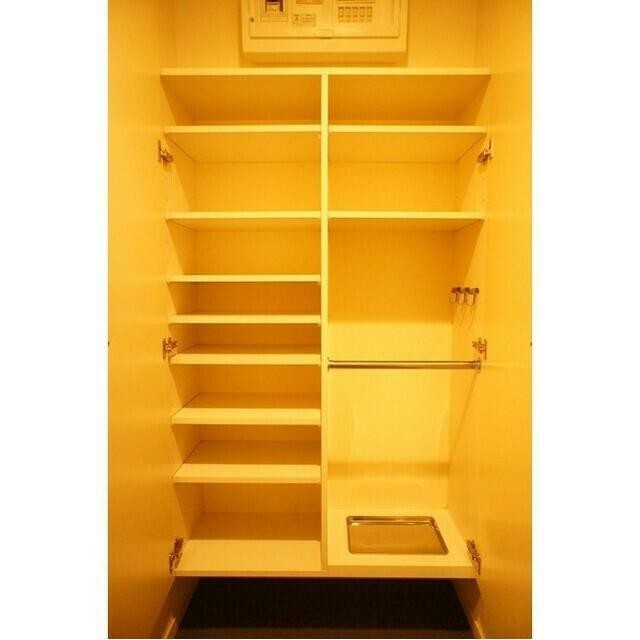 下足入れ(玄関)