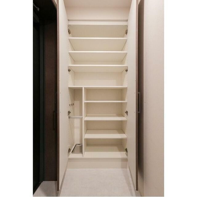 シューズボックス