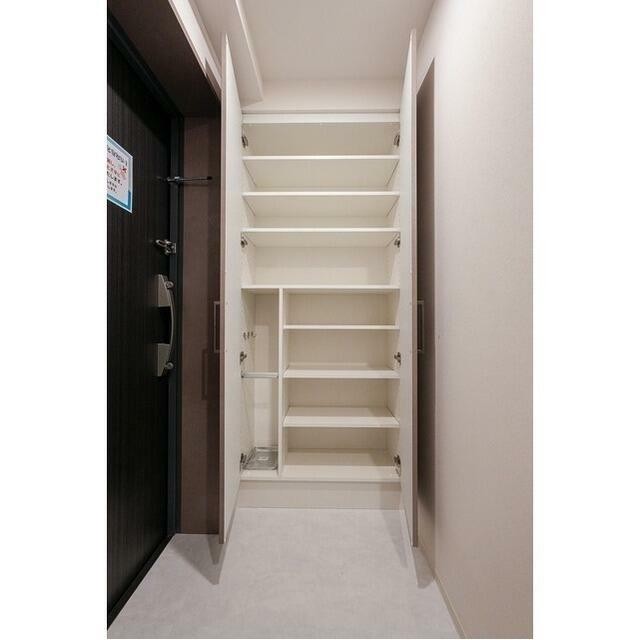 シューズボックス