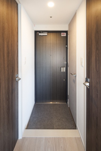 ※写真は同タイプ住戸です。(玄関)