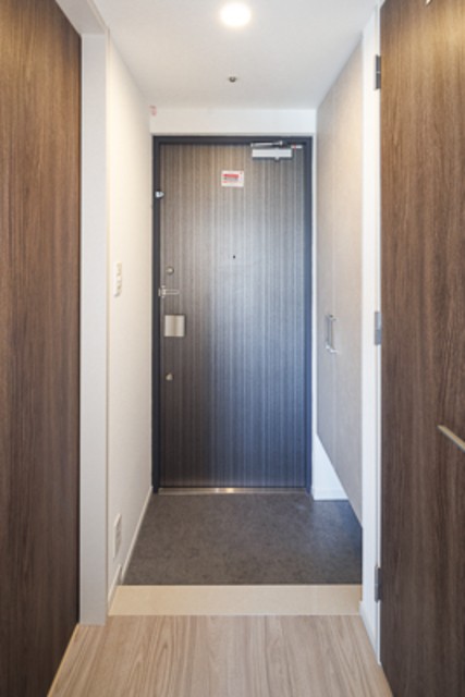 ※写真は同タイプ住戸です。(玄関)