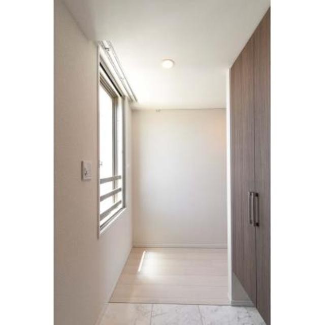 ※写真は同タイプ住戸です。(玄関)