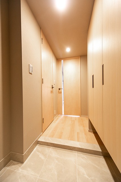 ※写真は同タイプ住戸です。(玄関)