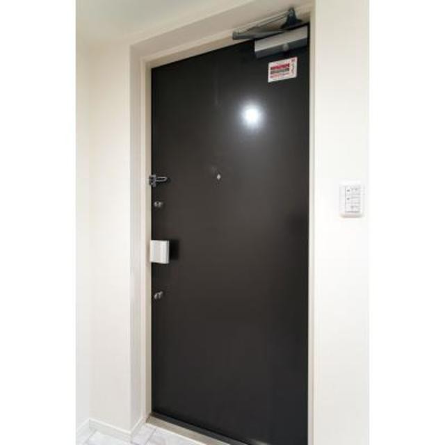 ※写真は同タイプ住戸です。(玄関)