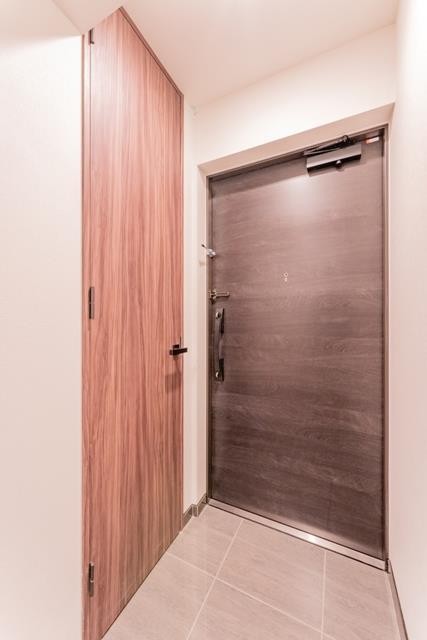 ※写真は同タイプ住戸です。(玄関)