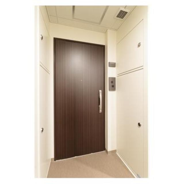 ※写真は同タイプ住戸です。(玄関)