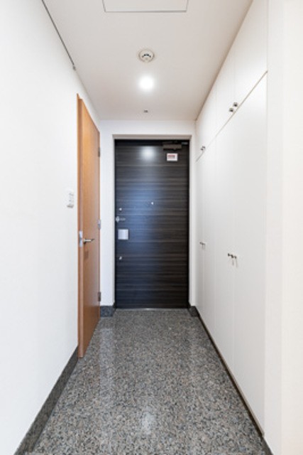 ※写真は同タイプ住戸です。(玄関)