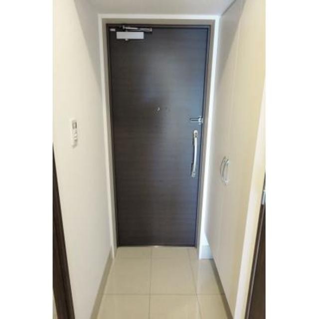 ※写真は同タイプ住戸です。(玄関)