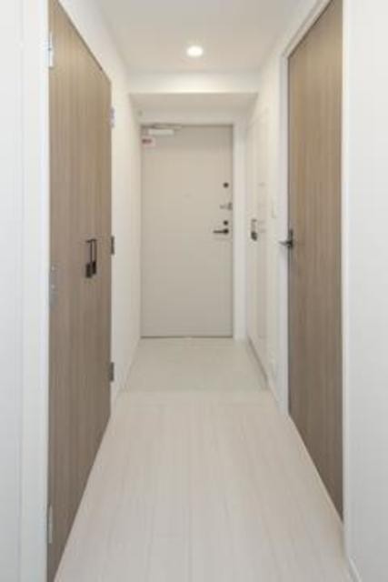 ※写真は同タイプ住戸です。(玄関)