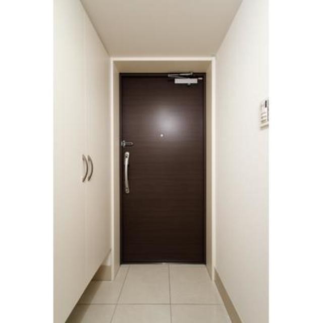 ※写真は同タイプ住戸です。(玄関)