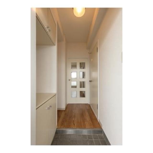 ※写真は同タイプ住戸です。(玄関)