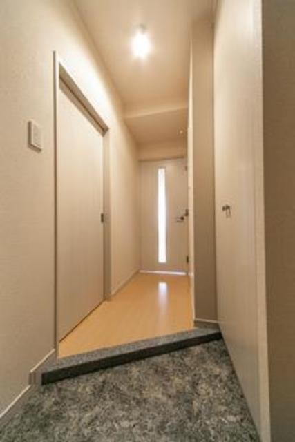 ※写真は同タイプ住戸です。(玄関)