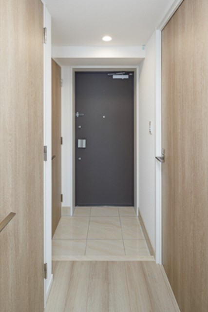 ※写真は同タイプ住戸です。(玄関)