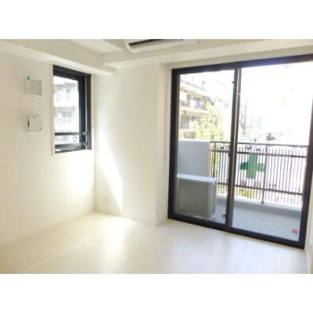 ※写真は同タイプ住戸です。(居間)